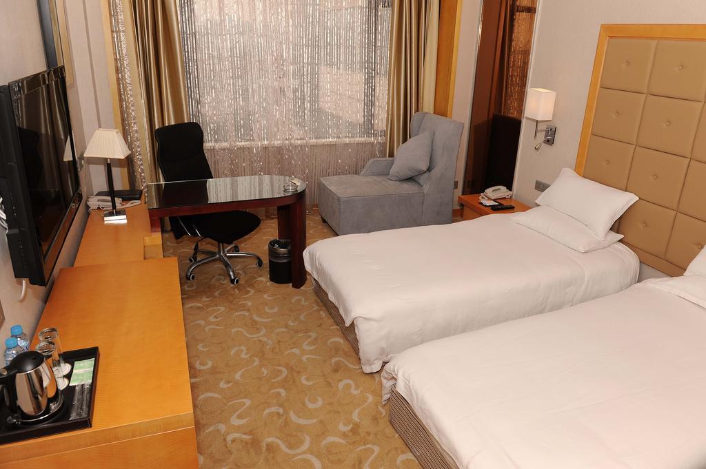 Shanghai Sky Rainbow Hotel Room photo