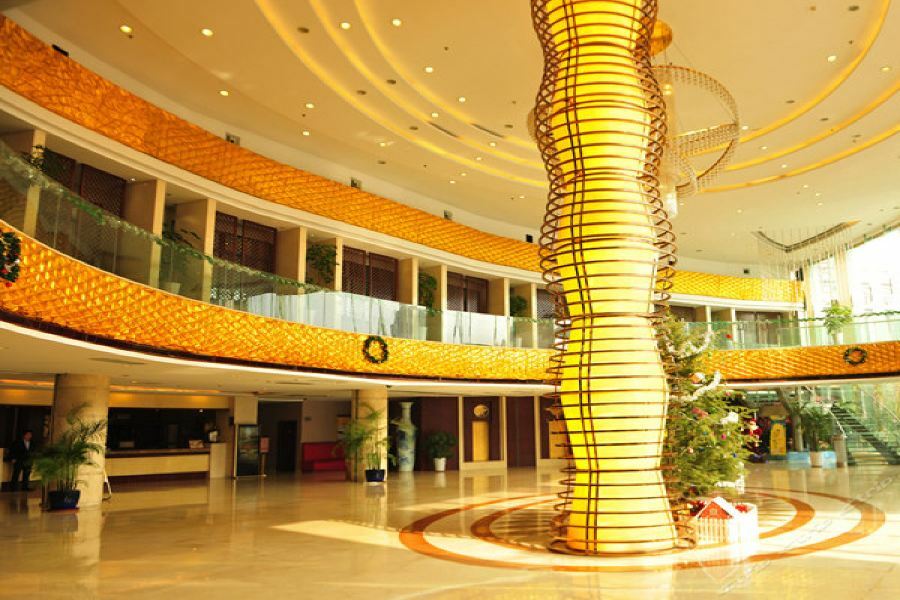Shanghai Sky Rainbow Hotel Exterior photo